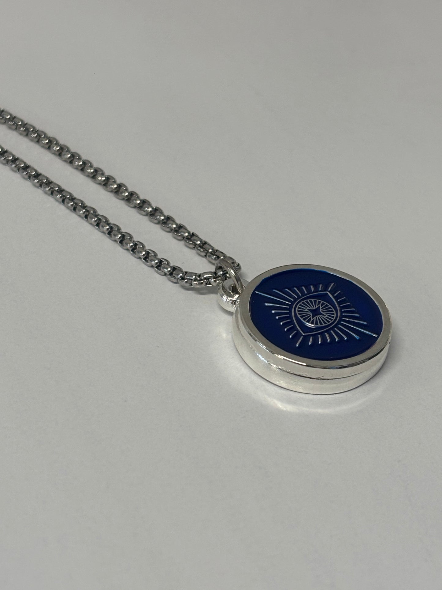 Silver Eye-On-You Magnetic Golf Necklace